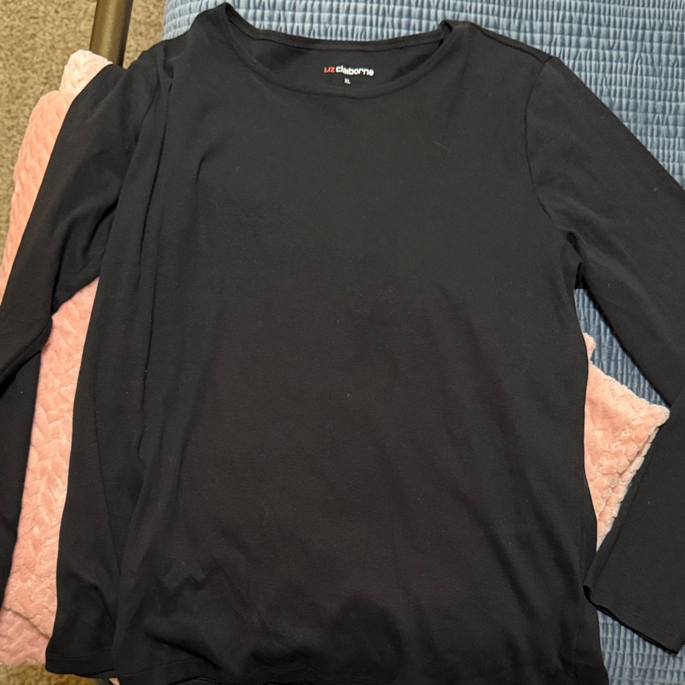 Liz Claiborne Black Long Sleeve Tee